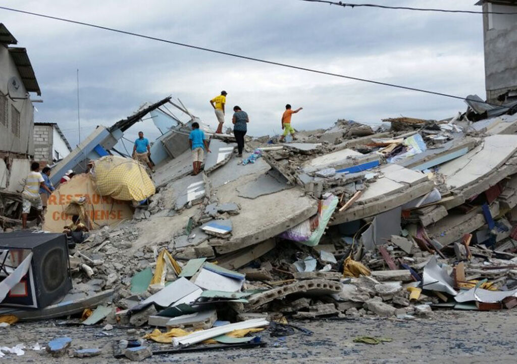 Ecuadorin maanjäristys: UNICEF järjesti puhdasta vettä pahiten kärsineelle  alueelle | UNICEF