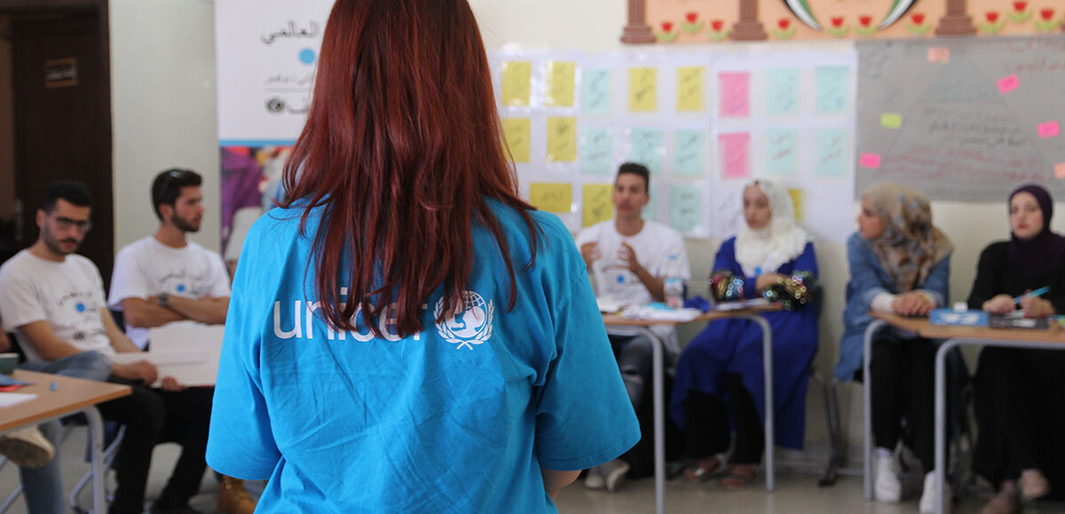 UNICEF-koulutus menossa.